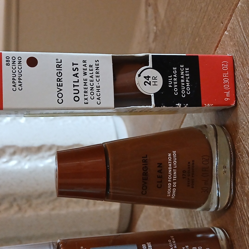 New Uoma, Covergirl, Maybelline Bundle Of 3 Foundation And Concealer Makeup - Picture 11 of 16
